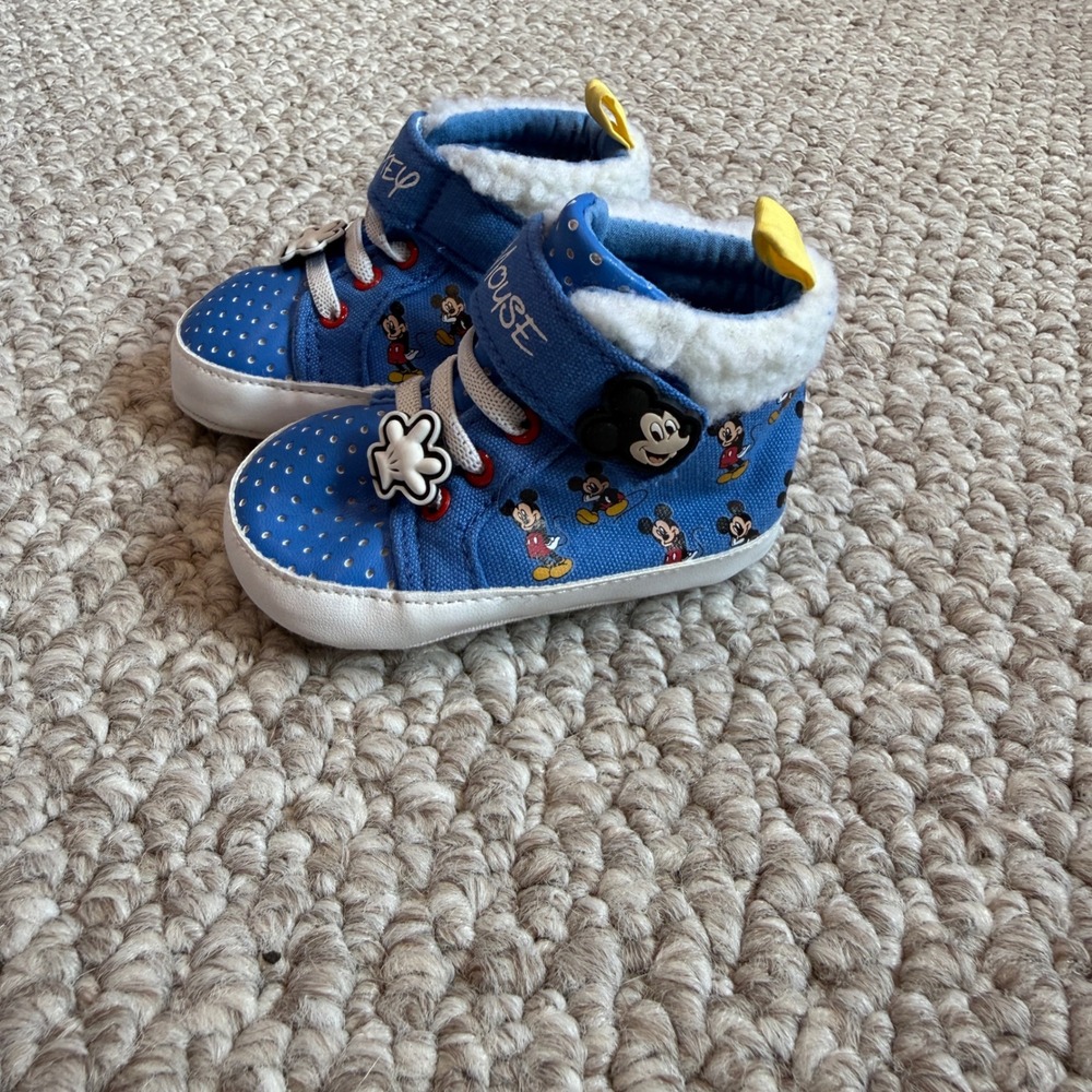 Disney Baby Mickey Mouse Blue High Top Crib Shoes‎ Faux Fur Trim Size 3-6 Months